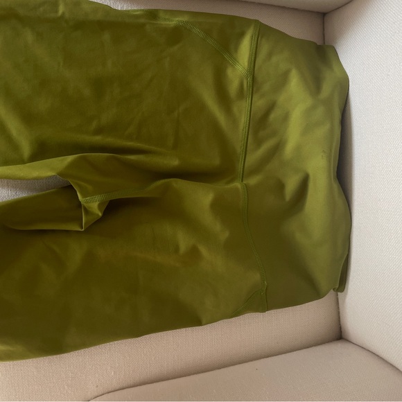 SOLD Girlfriend Collective High Rise Bike Shorts. Great condition - Picture 5 of 7